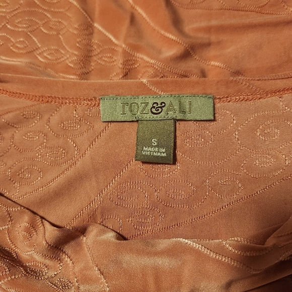 Roz & Ali Cowl Sleeveless Blouse - Picture 4 of 4